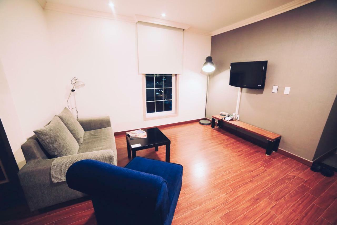 Gonggan Residence Hotel Geoje Room photo